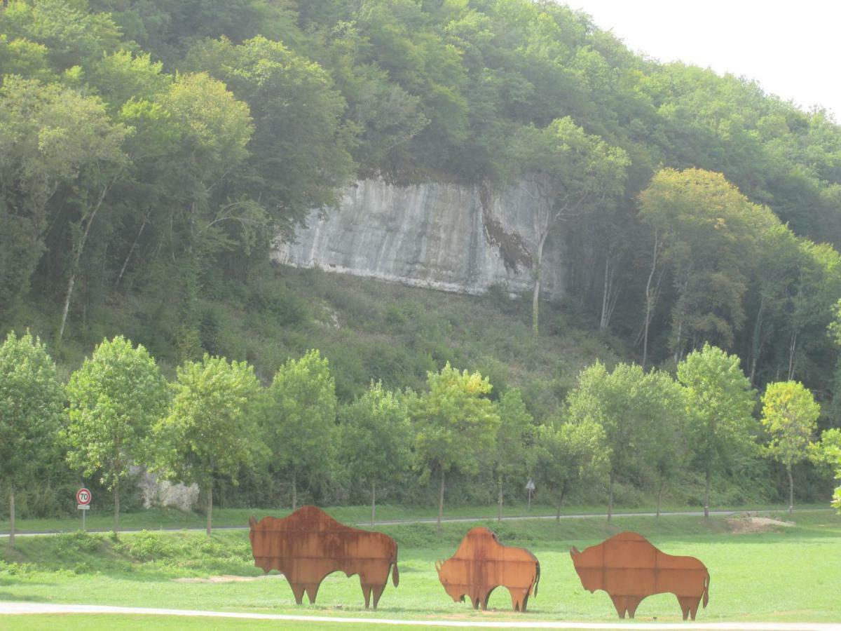 Gites Les 7 Roches 6 Couchages Les Eyzies Exteriör bild